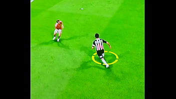 Novinho empurra tudo em brutamontes e ele fica todo aberto e fudido