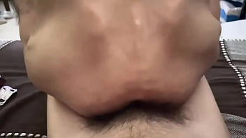 Cavalgando de costa no maridão