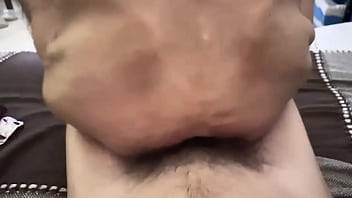 Cavalgando de costa no maridão