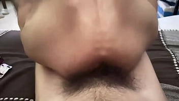 Cavalgando de costa no maridão