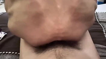 Cavalgando de costa no maridão