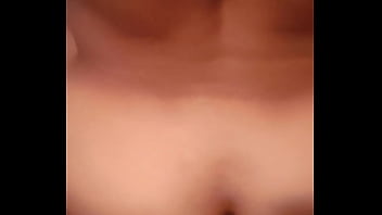 Empinando A Bunda Para O Macho thumbnail