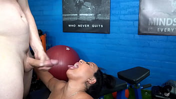 Huge ass latina fucking big cock dude at the gym