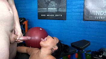 Huge ass latina fucking big cock dude at the gym