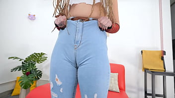 Young babe has big round ass and puffy cameltoe in tight jeans she is a startlet