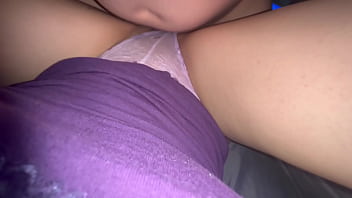 Grabandome rico mientras me penetra rico se siente caliente mi amor