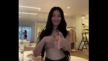 Simaria Gostosa Rebolando Shortinho thumbnail