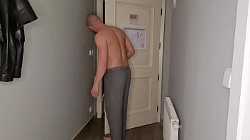 The neighbor lost key