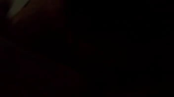 Una madura ninfómana desea a su h en secrecto y se mete el cepilo por su vagina