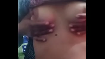 Desi bhabi from india make herself for enjoying the free movements with finger