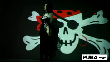 Sexy babe masturbates