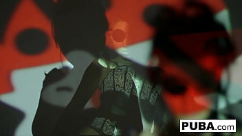 Sexy babe masturbates