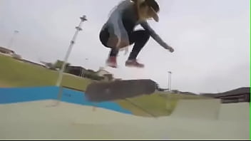 Big ass woman shows her luscious tits