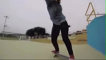 Big ass woman shows her luscious tits