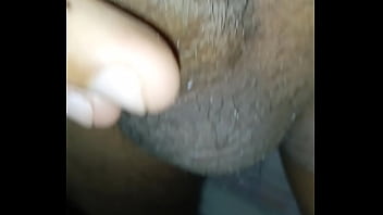 Estoy masajeandome la verga y necesito inspiración