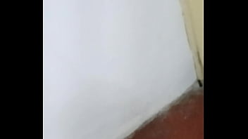 Estoy masajeandome la verga y necesito inspiración