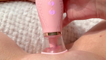 Money hungry milf wants quickie volunteers dm $$$