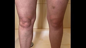 Hairy milf’s pussy shower