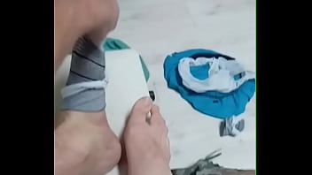 Exy Tom Motho Is Wanking In His Gymroom On The Training Bench thumbnail