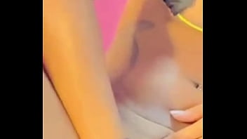 Safada morena gozando