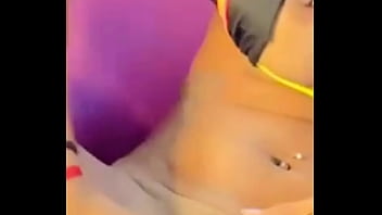 Safada morena gozando