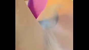 Safada morena gozando