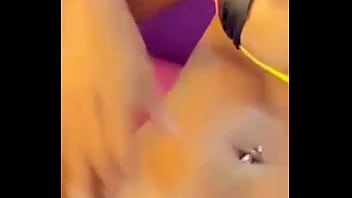 Safada morena gozando Safada morena gozando