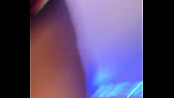 Safada morena gozando