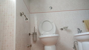 In My Bathroom And Full Of Air thumbnail