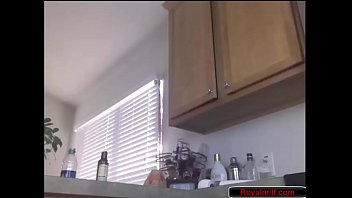 Pretty amateur babe fuckinging in ass