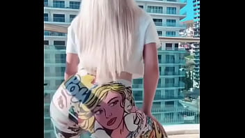 Big phat booty complication