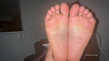 Damn his feet so pretty robinsoles