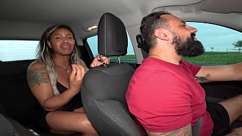 Naquele passeio de carro eu só conseguia pensar em foder aquela safada sem camisinha