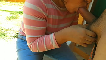 Meia irmã latina acabou de chegar de uma viagem e eu coloquei o pau Meia irmã latina acabou de chegar de uma viagem e eu coloquei o pau