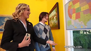 Sucking Dick For A Vote thumbnail