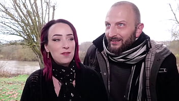 Clochette veut deux bites pour la satisfaire