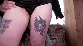 Clochette veut deux bites pour la satisfaire