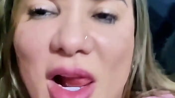 Estudei anatomia da colega da faculdade no meu sofá