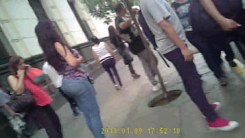 Milf culonaza en centro de lima