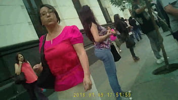 Milf culonaza en centro de lima