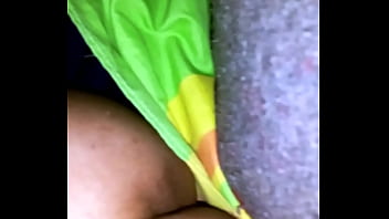 Revisando el culito antes de darle curso