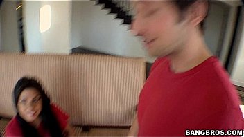 Amateur latina on her knees