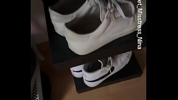 ️#blacknylon #boots #feet #feetfetish #nylonfeet #nylonfetısh #teen #leatherskirt