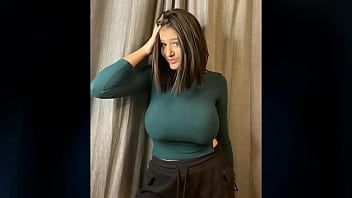 Huge Boobs Nip Slip Downblouse Braless Models thumbnail