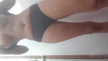 देसी इंडियन मुंबई की रंडी ने अपनी चूत में उंगली की भाग 2 thumbnail