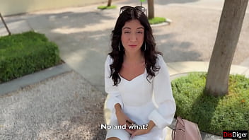 Public agent pickup beauty agrees to cumwalk for a new iphone