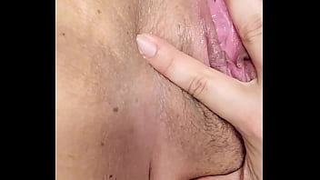 Phat latina milf shakes her stuff