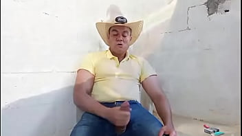 Yuri Gaúcho Agroboy Super Dotado Esguichando Porra Da Pica Grossa Urso Brasileiro Gozando Forte thumbnail