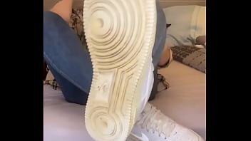 Enjoy the sight of my sweaty soles ️ full video on of#feet #feetworld #fetisch girl creat