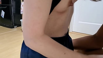 手コキでザーメンどぴゅっどぴゅ。